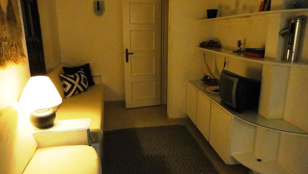 Casa Amarela Guesthouse Лагос Стая снимка