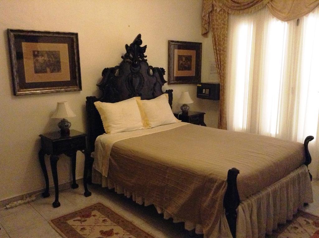 Casa Amarela Guesthouse Лагос Екстериор снимка
