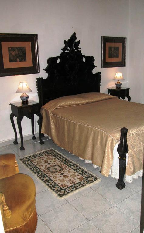 Casa Amarela Guesthouse Лагос Екстериор снимка