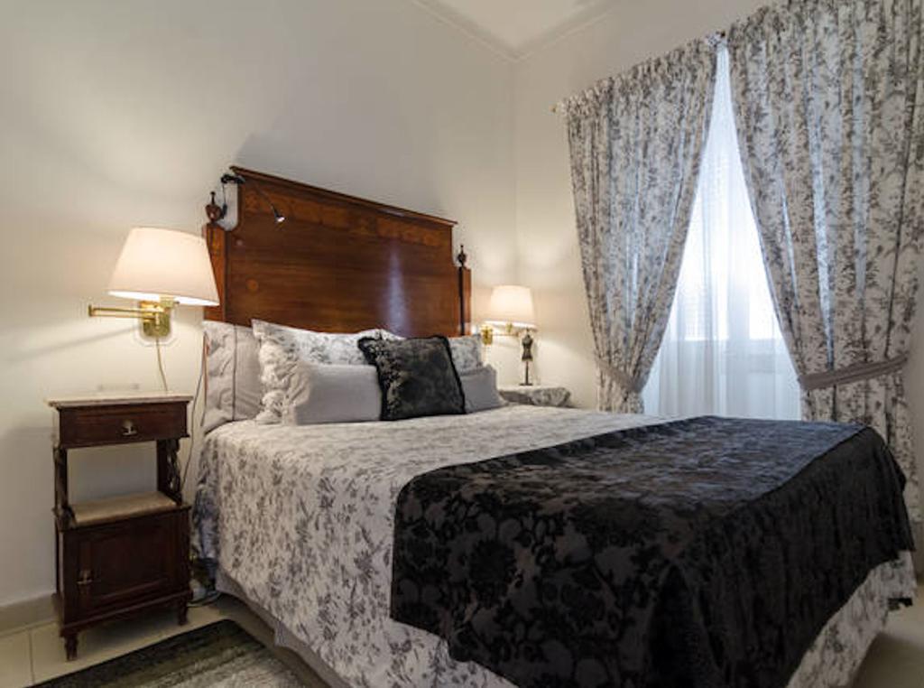 Casa Amarela Guesthouse Лагос Екстериор снимка
