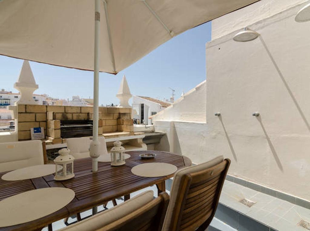 Casa Amarela Guesthouse Лагос Екстериор снимка